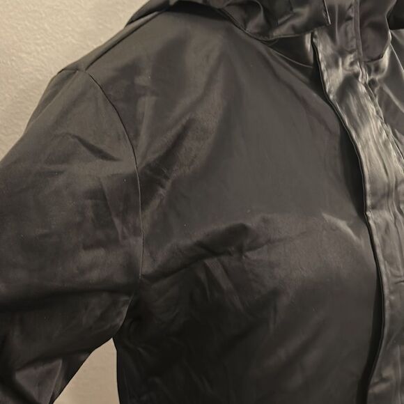 Ying Cai | Electric Heating Jacket, size M - Picture 5 of 15